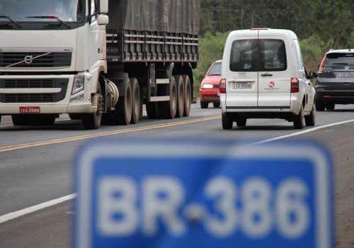 Custo da movimentação de carga pode reduzir em 20% com a rodovia duplicada (Foto: Frederico Sehn)