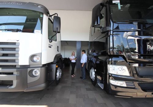 Venda de caminhões de médio porte supera expectativas em Lajeado (Foto: Frederico Sehn)