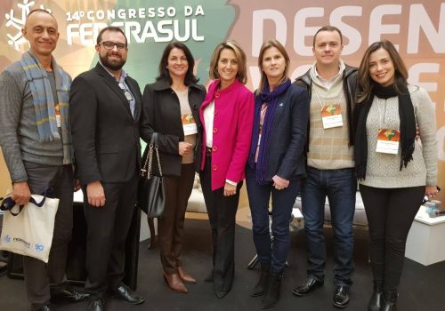 Comitiva da Acil com a presidente da Federasul, Simone Leite, no congresso da entidade - Crédito Divulgação (1)