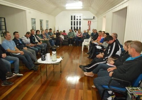 Encontros são realizados na Casa do Museu, na última terça do mês e são abertos à comunidade (Foto: Angelica Diefenthaler)