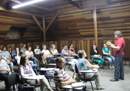 Professor Wanderlei de Brito apresentou técnicas de oratória aos participantes (Foto: Jônatas dos Santos)