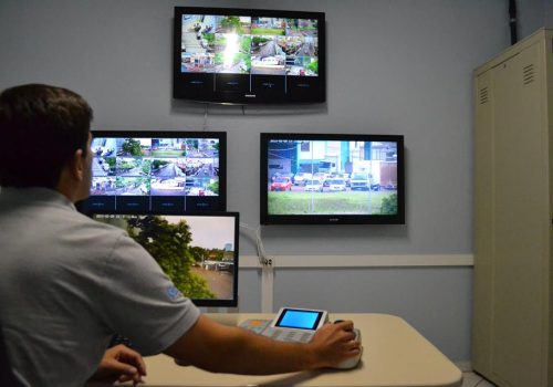 Monitoramento ocorrerá de forma ininterrupta, em sala exclusiva na sede do 22º Batalhão da Polícia Militar (Foto: Estevão Heisler)