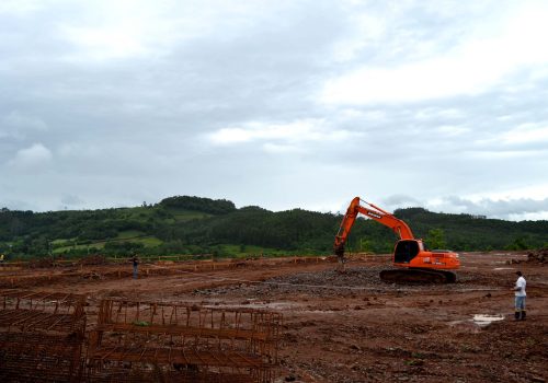 No município de Nova Bréscia, obras estão no estágio mais avançado. Previsão é inaugurar condomínio em abril de 2015 (Foto: Carina Marques)