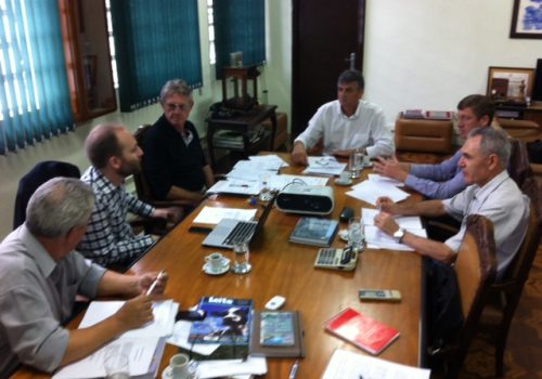 Dirigentes e assessores do IGL: início efetivo das atividades (Foto: Luiz Roberto Junior)