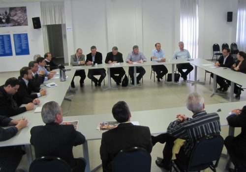 Prefeitos, representantes de municípios e lideranças empresariais reuniram-se com a EGR (Foto: Rodrigo Gallas)