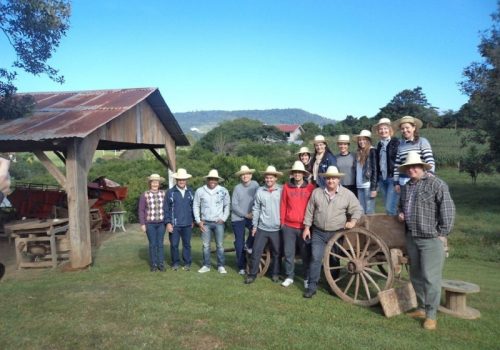 Equipe do Sebrae em pontos de visitação do Caminhos da Forqueta (Foto: Divulgação)