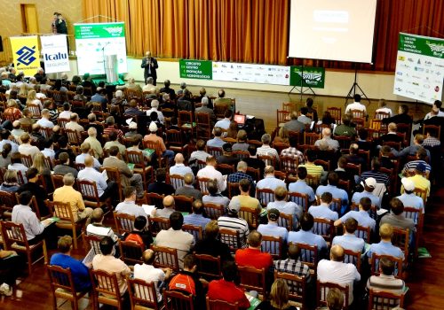 Evento reuniu cerca de 280 pessoas na Associação Pró-Desenvolvimento de Languiru (Foto: Leandro Augusto Hamester)