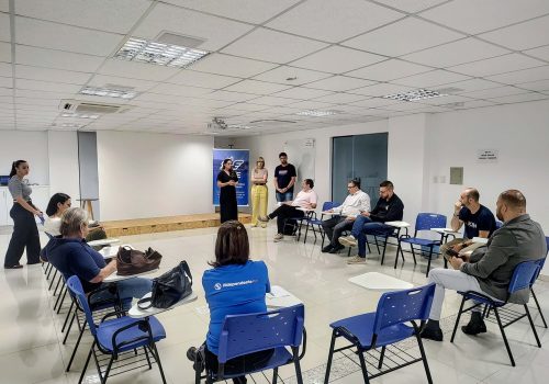 FOTO 1_INCORPORAÇÃO ACIE_CDL_RAQUEL CADORE COORDENOU A EXPLANAÇÃO (002)