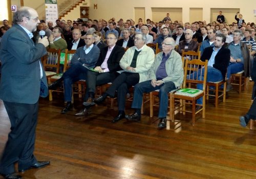 Presidente da Languiru, Dirceu Bayer, foi um dos palestrantes do Circuito I-UMA realizado em Teutônia em julho de 2014 (Foto: Leandro Augusto Hamester)