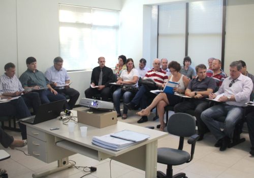 Conselho reuniu-se na manhã desta terça-feira, dia 14, na Câmara de Vereadores de Estrela (Foto: Jônatas dos Santos)