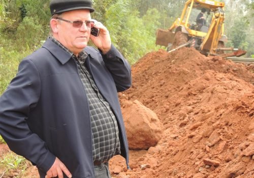 Gerhardt acompanha os serviços (Foto: Arquivo)