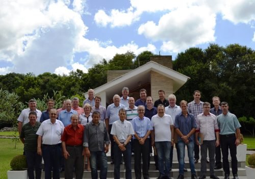 Prefeitos participaram de encontro com a finalidade de conhecer o projeto ASA (Foto: Carina Marques)