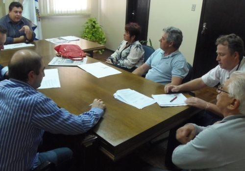 Representantes das empresas estiveram com o prefeito no dia 15 (Foto: Nazaré Gomes)