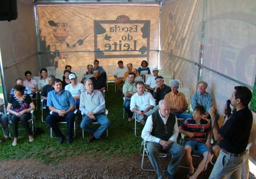 Fernando, que ministrou o primeiro módulo, falou aos produtores (Foto: Carina Marques)