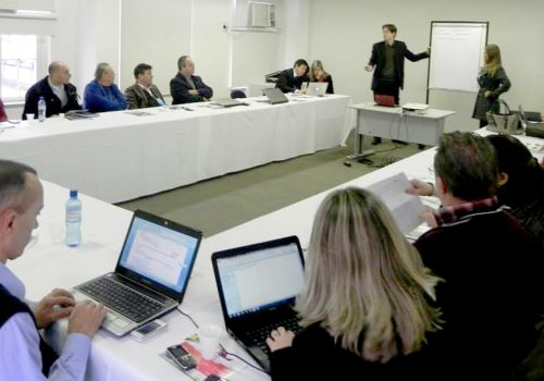 Evento reuniu executivos de associações comerciais gaúchas (Foto: Divulgação CIC Teutônia)