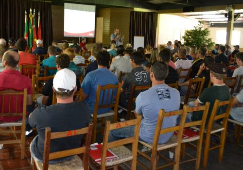 Primeiro encontro do grupo ocorreu no dia 6 de dezembro (Foto: Éderson Moisés Käfer)